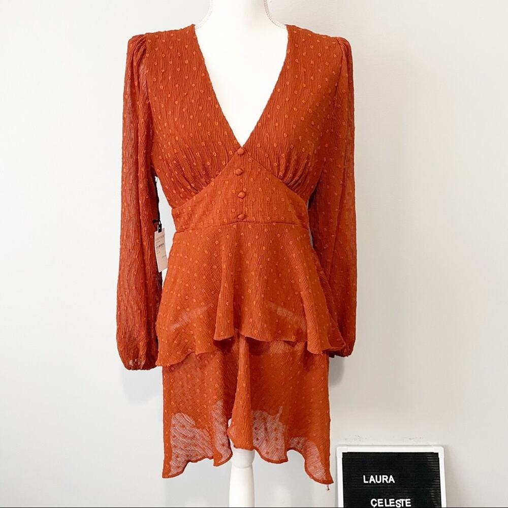 Astr the label long sleeve dress tiered rust polka size medium